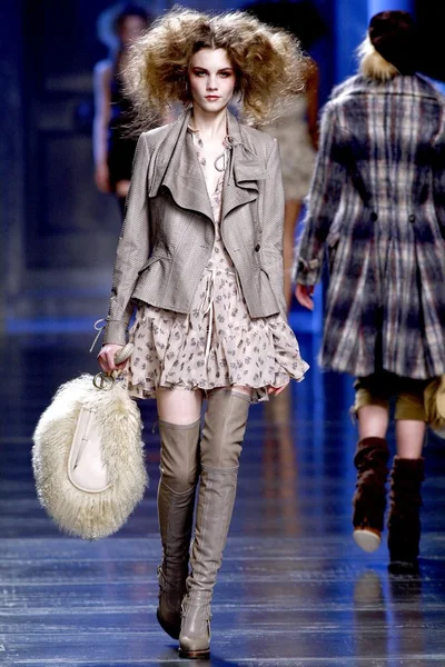 Look 14